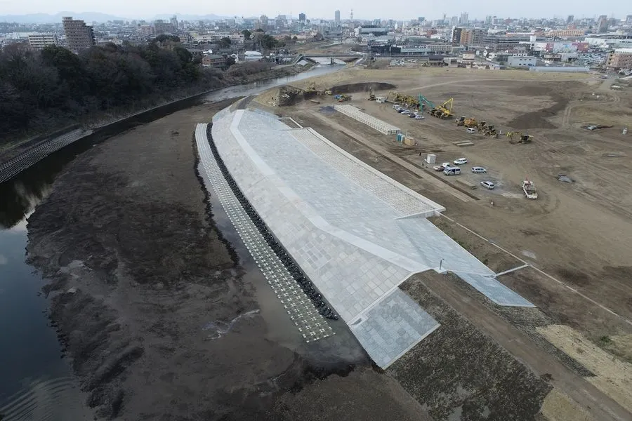 整備された川田調節池の全景