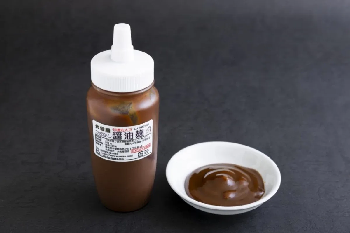 ボトル入りの醤油麹